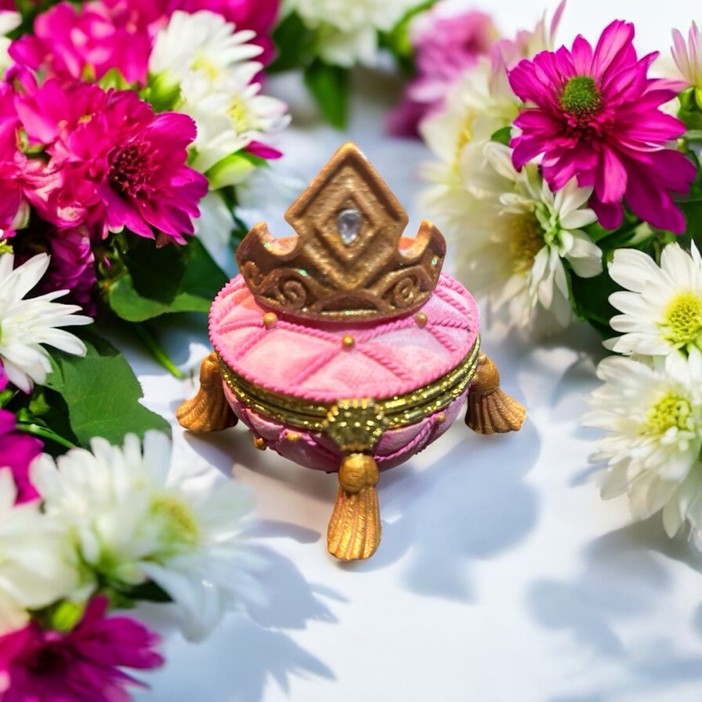 Adorable Trinket/Pill box in Pink/Gold. Disney Sleeping Beauty/Sparkling Crown๐ - Picture 1 of 4